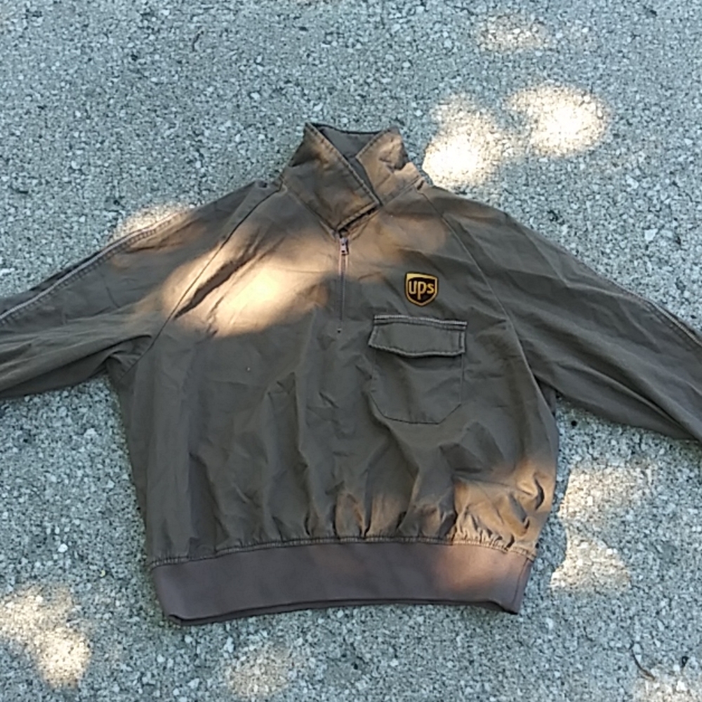 Ups zipper pullover